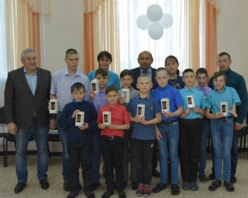 «Татспиртпром» в день защиты детей поздравил учащихся Мензелинской школы-интерната